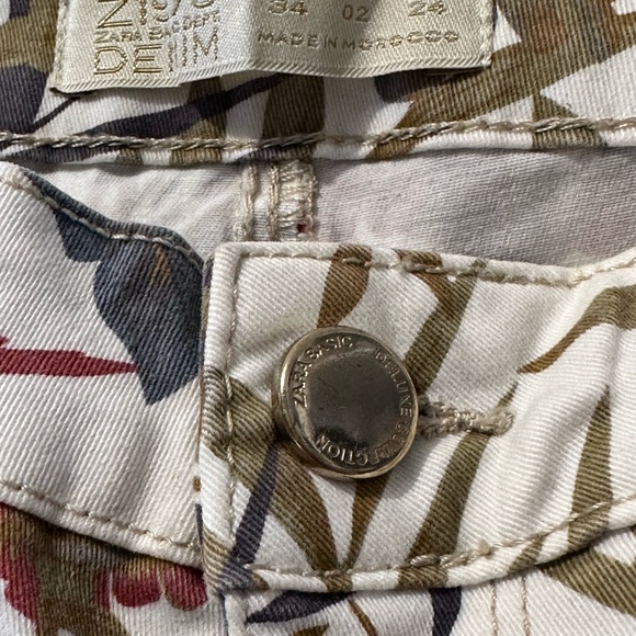 ZARA Floral Print Jeans, Size 2 - Picture 3 of 4